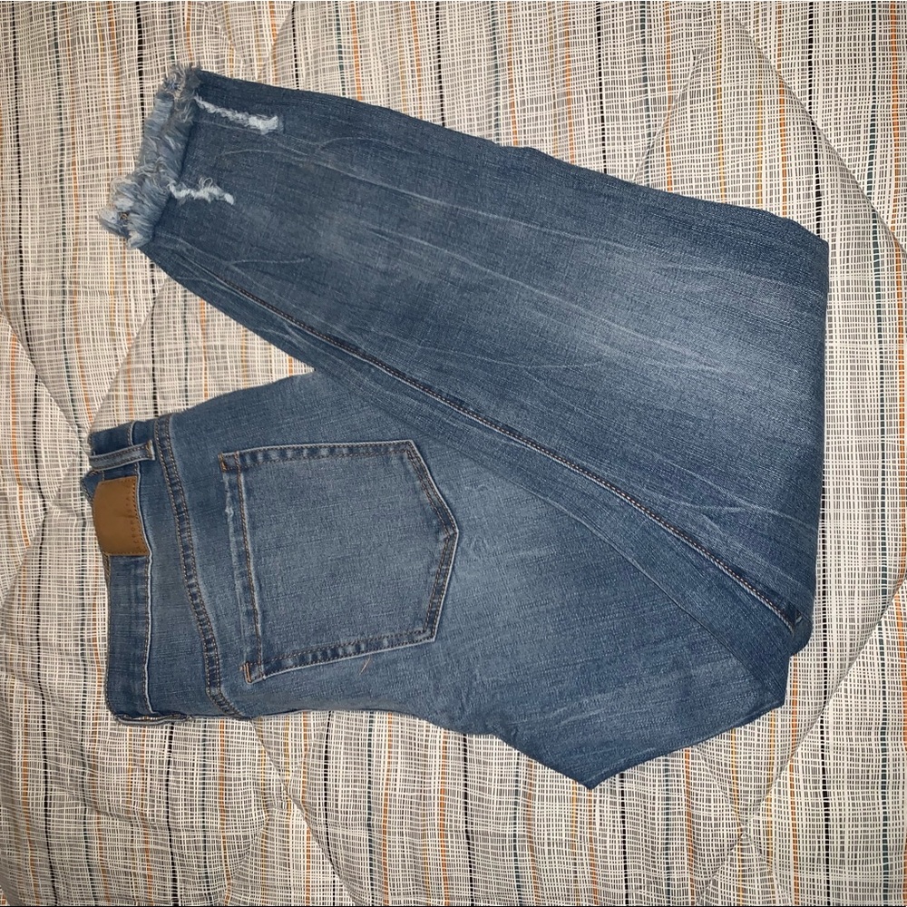 DISTRESSED SUPER STRETCH SKINNY